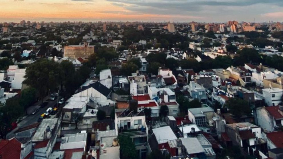 Se destaca por un barrio que logró preservar una identidad de casas bajas y ritmo pausado.