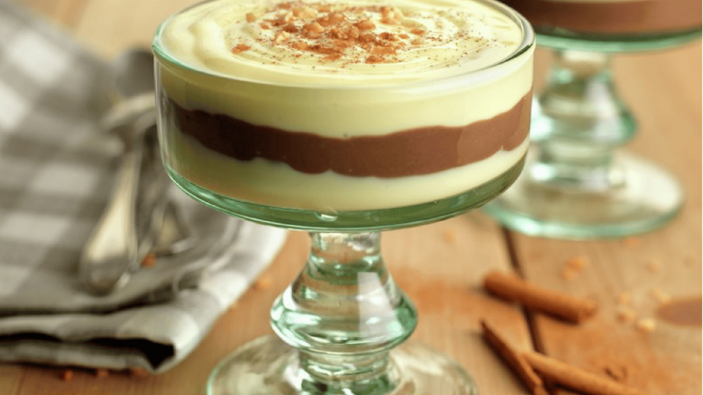 Capas bien cremosas, basCapas bien cremosas, base tierna y un final irresistible: un clásico sin horno que se vuelve favorito en cualquier merienda.e tierna y un final irresistible: un clásico sin horno que se vuelve favorito en cualquier merienda.
