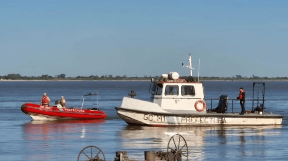 Desesperada búsqueda de un adolescente de 16 años en el río Paraná en Puerto General San Martín.