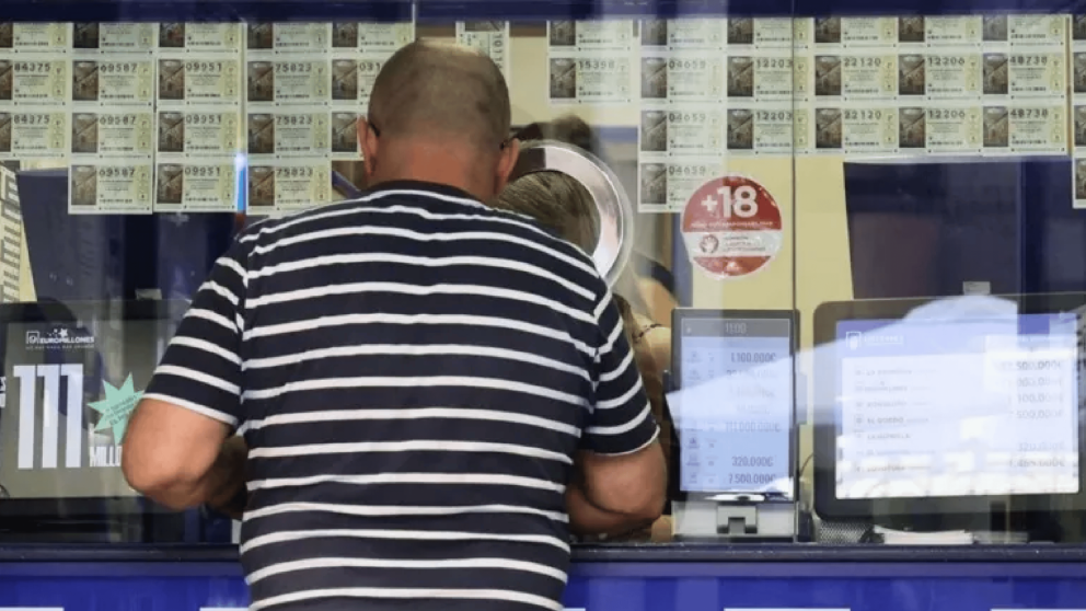 Creyó que había ganado $100.000 en la lotería hasta que notaron un error que lo cambió todo: "¡No, me equivoqué!"