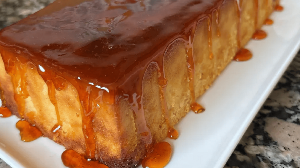 Clásico, rendidor y bien húmedo, ideal para aprovechar el pan que sobró.