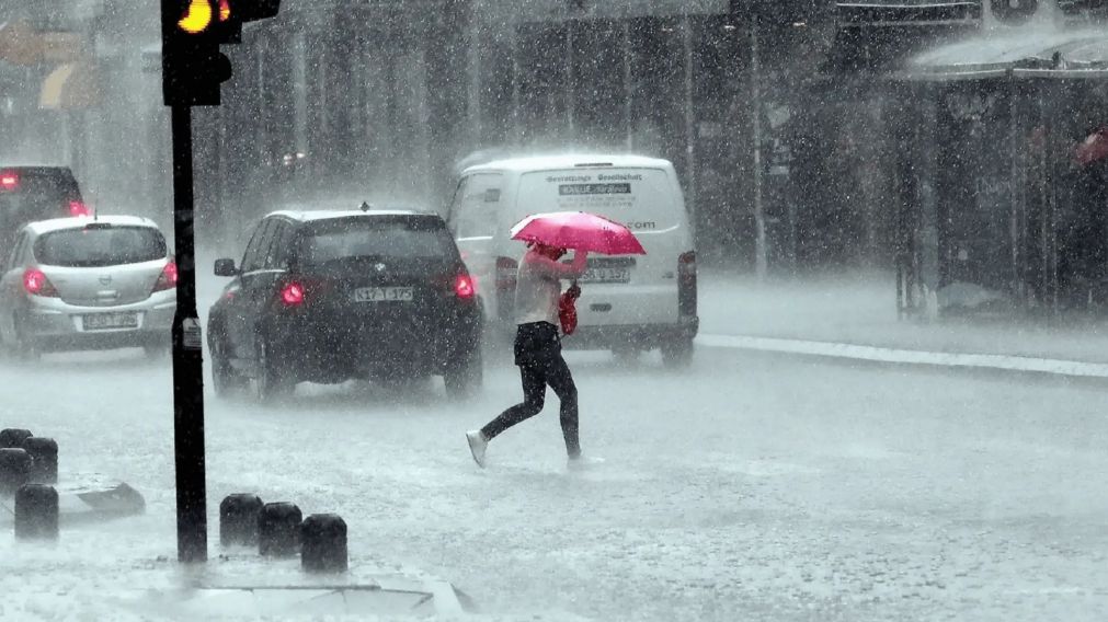 Urgente: Buenos Aires y 7 provincias bajo alerta meteorológica por tormentas y vientos, ¿se viene un finde pasado por agua?