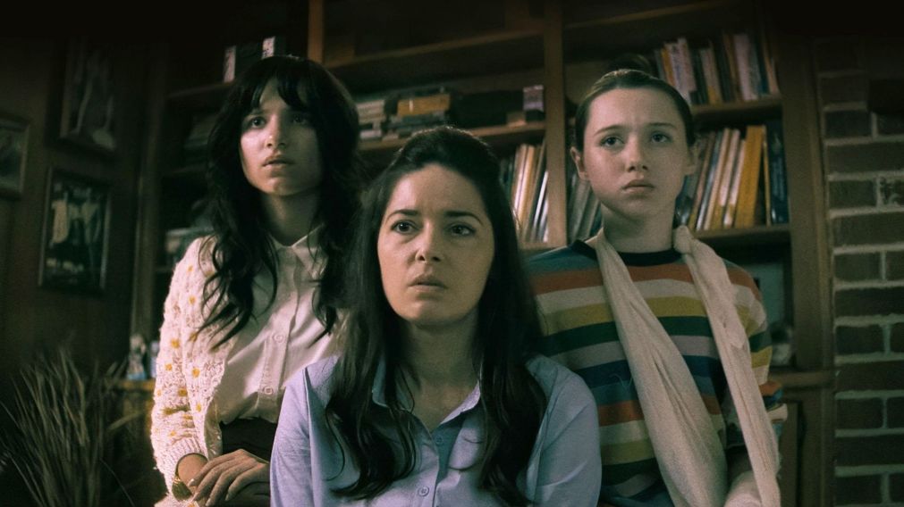 Una nueva película de terror sobrenatural, con posesiones, visiones y un espíritu malévolo que no da tregua, llegó a un popular servicio de streaming.