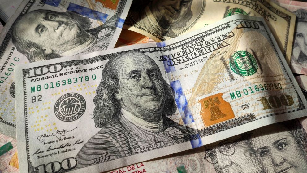 El dólar opera sin cambios en el inicio de la semana (NA).