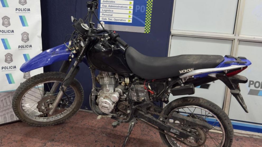 Esta es la motocicleta que se incautó en poder de los aprehendidos.