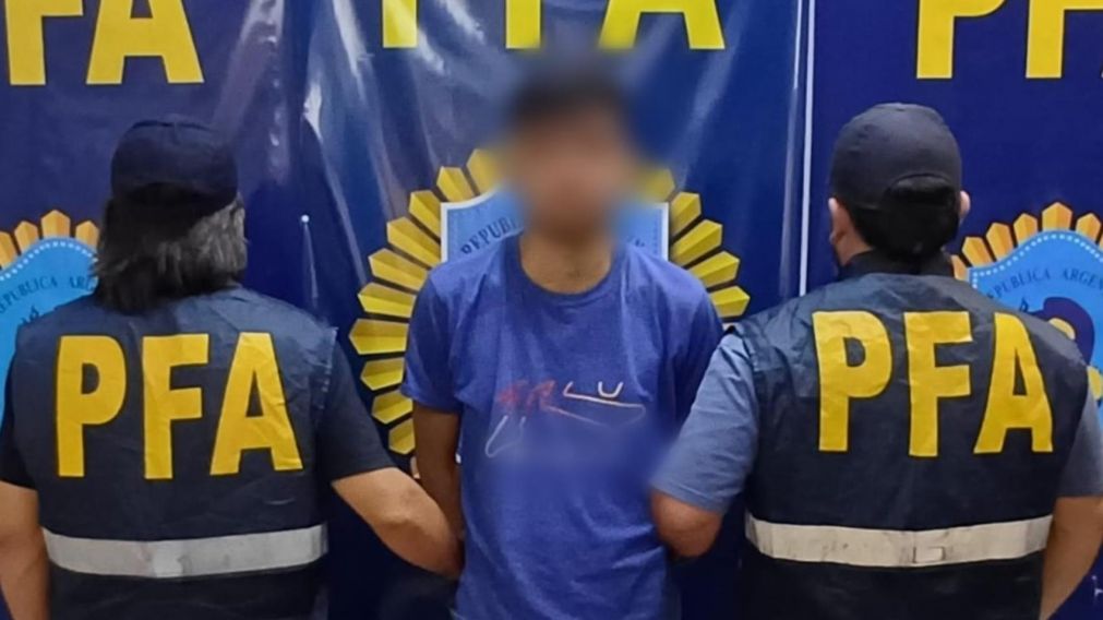 Este es el sujeto que resultó aprehendido por los efectivos policiales.