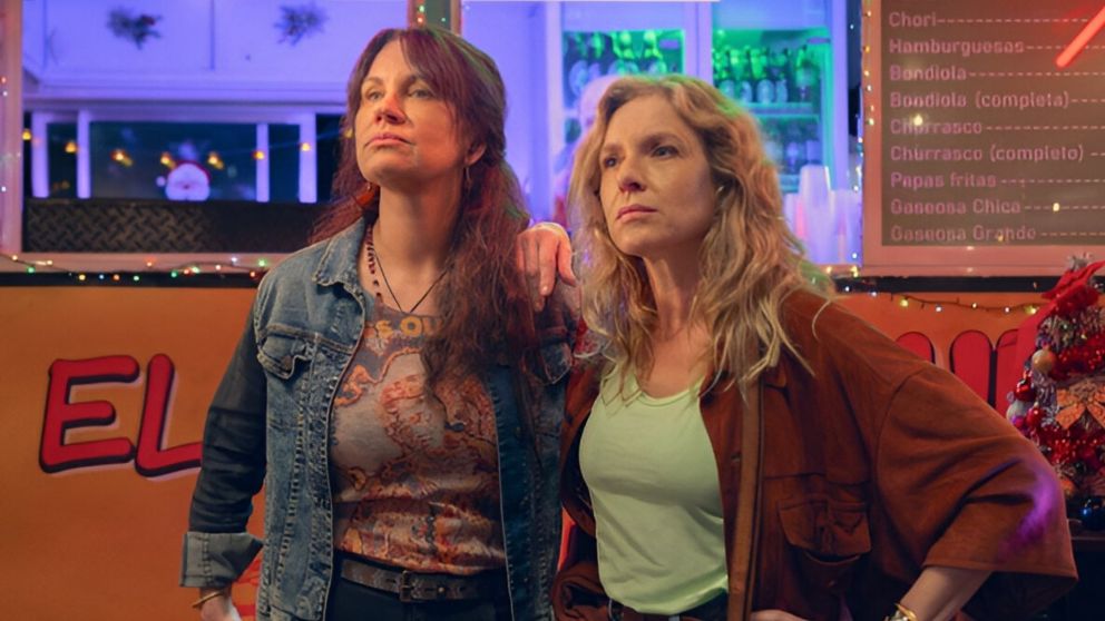 Furor en Netflix Argentina por la llegada de una miniserie con Nancy Dupl�a y Carla Peterson.