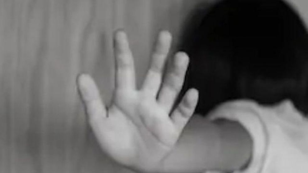 La mujer se encuentra detenida por agredir violentamente a sus dos hijos