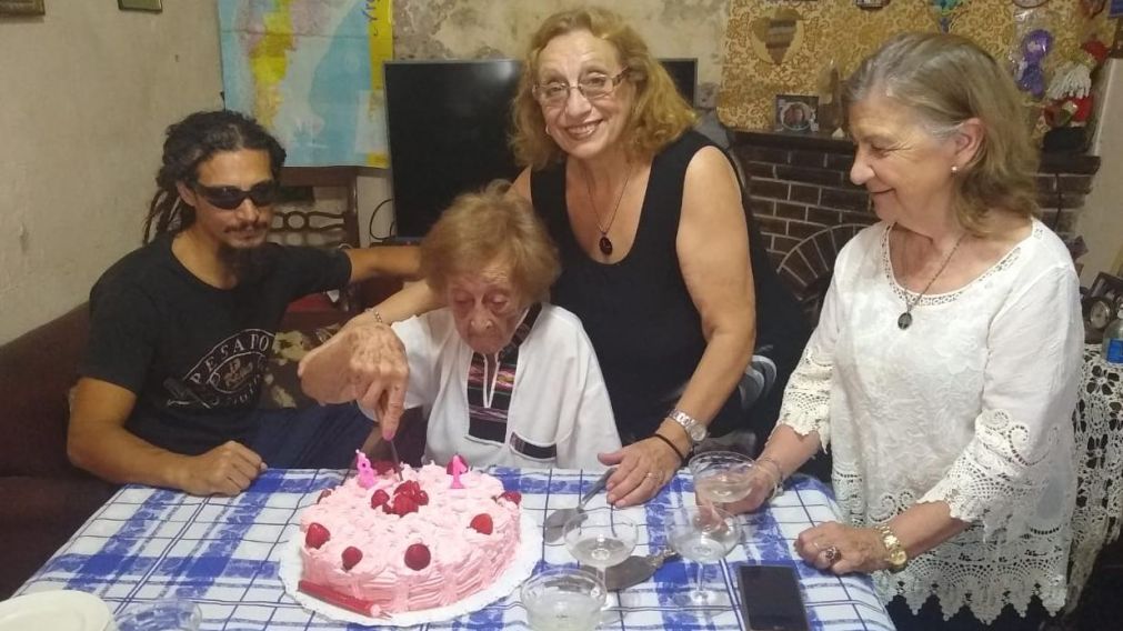 María Teresa festejó su cumpleaños 108.