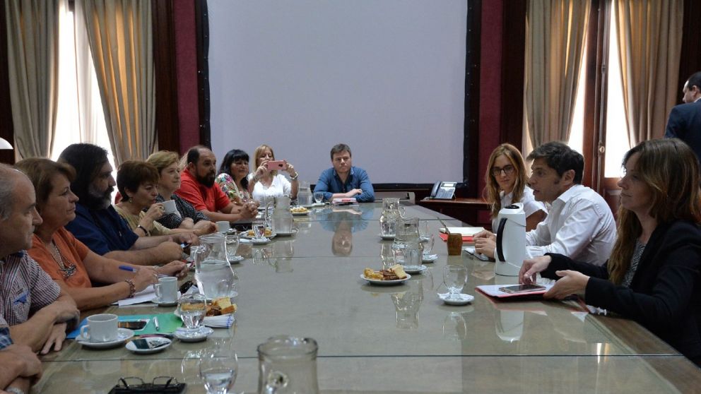 Kicillof, con Vila y Ruiz Malec, recibió a los gremios docentes.