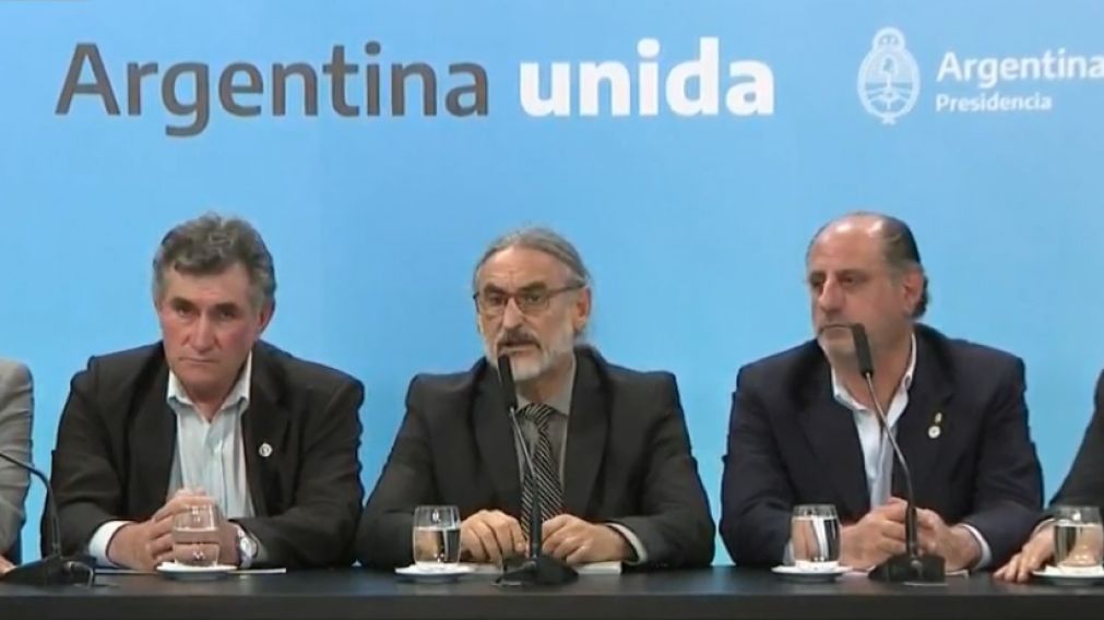En conferencia de prensa, Luis Basterra (Agricultura) dijo que se aplican medidas "extraordinarias". 