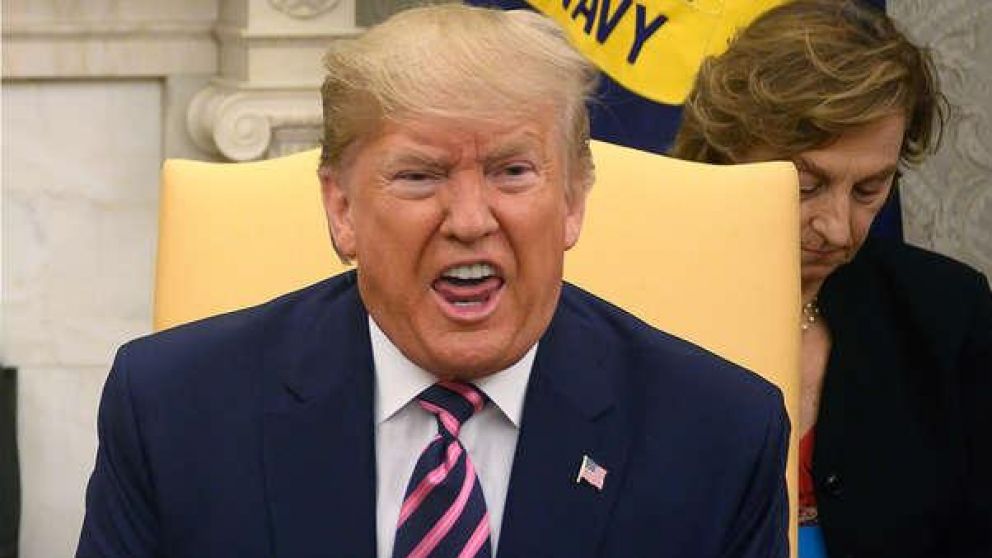 Donald Trump se ve confiado ante un posible juicio político en su contra.