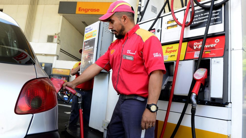 Shell implementó un alza del 4,3% en el primer minuto del día de ayer.