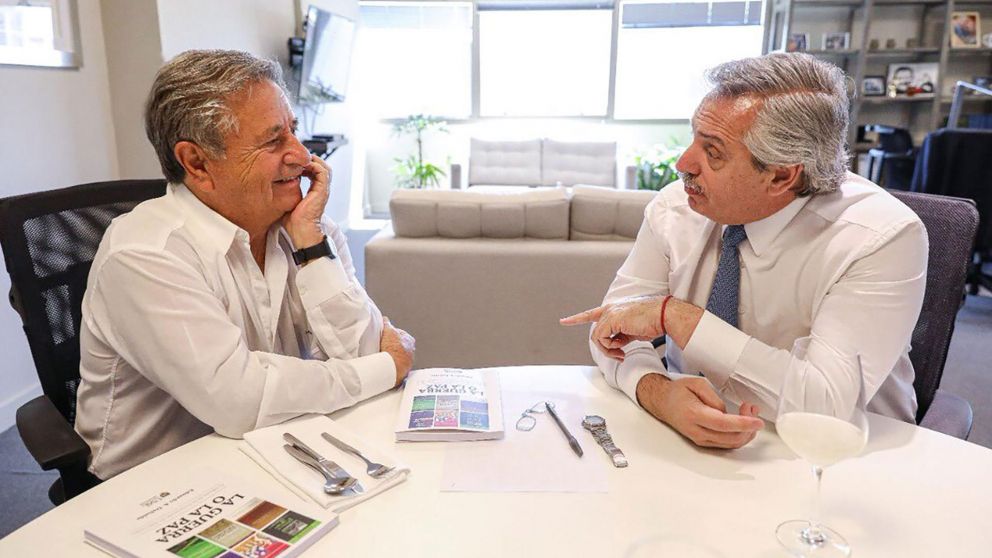 La idea central de ambos se centra en restablecer la industria.