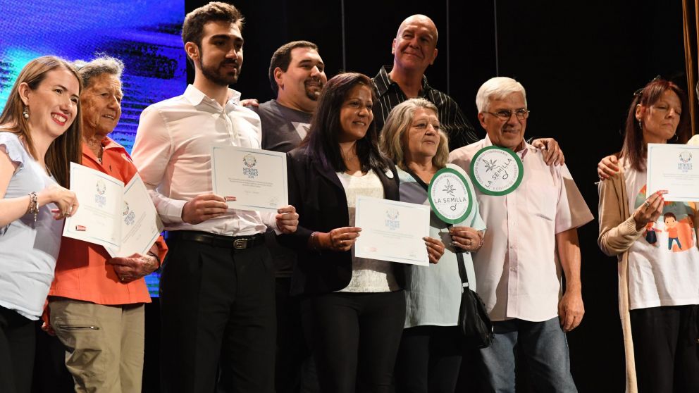 El emotivo homenaje a los "Héroes del Pueblo" en Crónica HD. (Crónica/Hernan Nersesian)