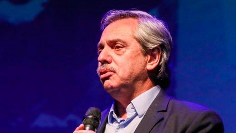 Fernández remarcó que su gestión está "garantizando que el salario de los jubilados deje de caer". (Télam)