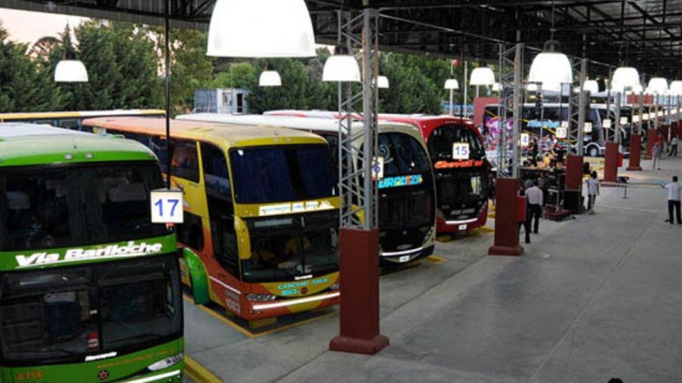 Los pasajes interurbanos con países limítrofes, quedan exentos (Imagen ilustrativa)