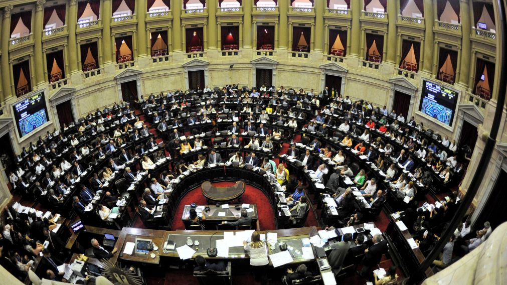 M�s de 15 horas de sesi�n en la C�mara de Diputados.
