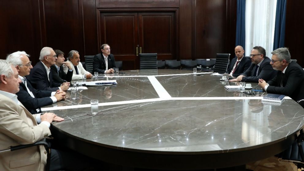 Adefa pidió "establecer las bases del plan estrátegico 2030".