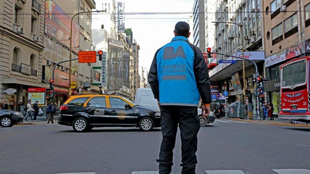 Un grupo de 700 agentes de prevención se sumarán a la seguridad de los comercios y hoteles.