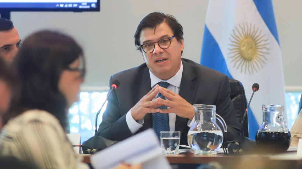 Moroni confirmó que "habrá incrementos salariales mínimos"