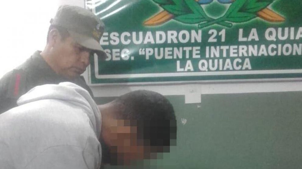 La detención se realizó cuando el hombre trató de salir del país (Twitter).