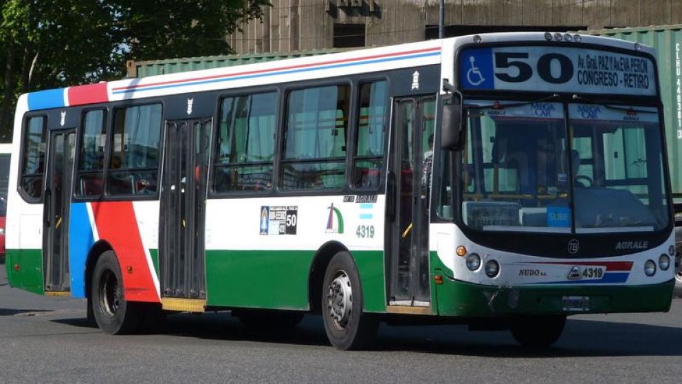 La línea 50 de colectivos es una de las afectadas por la medida de fuerza.