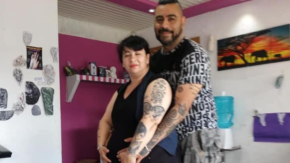 La mujer fingi� estar embarazada de ocho meses y medio.