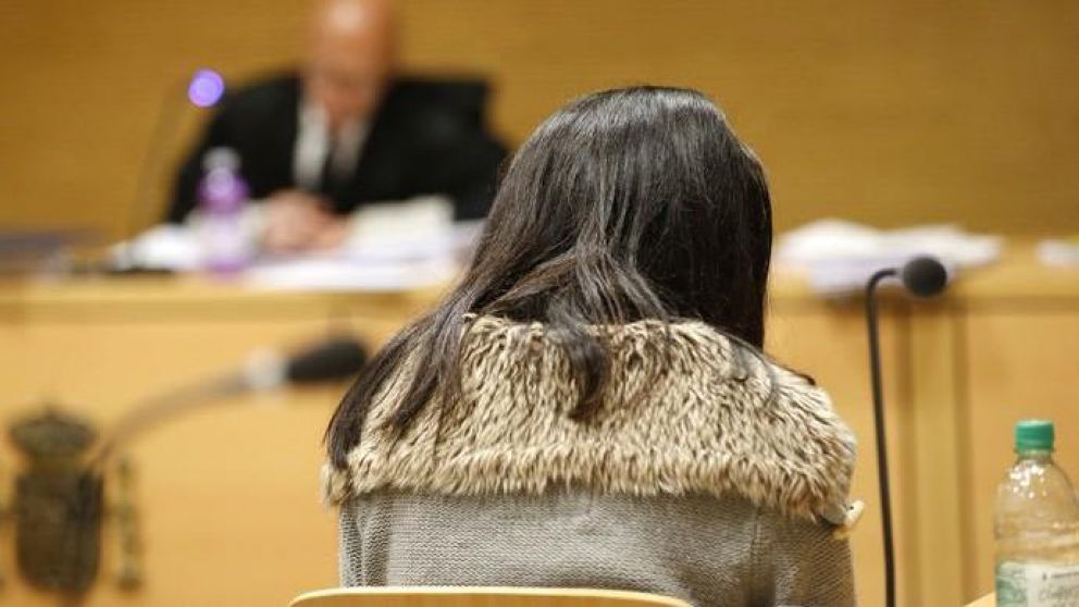 Fue sancionada por no pagar un servicio contratado y pagó su multa de una manera particular (IIustrativa