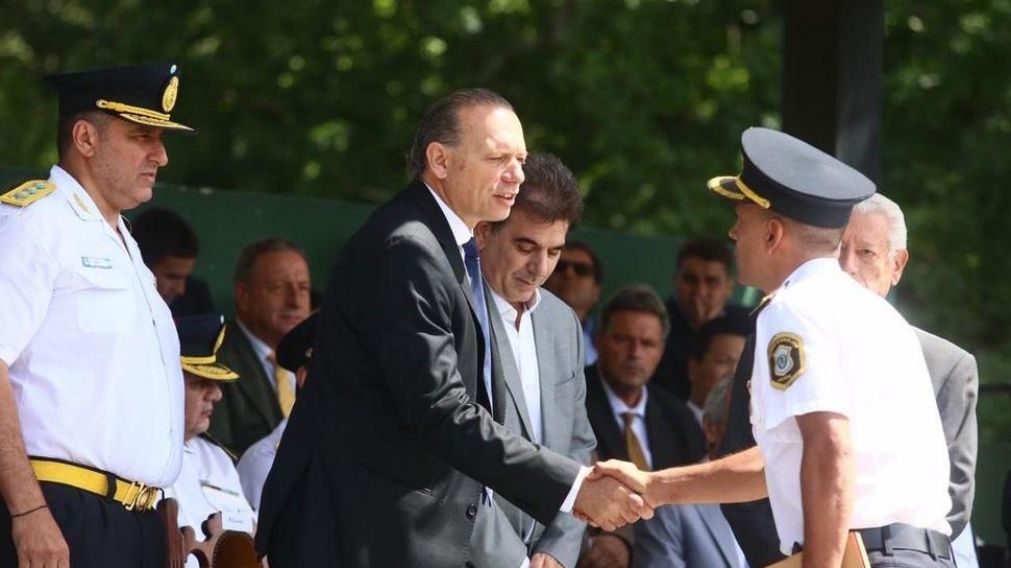 "Dentro de la ley, todo; fuera de la ley, nada", dijo Berni en su primer discurso ante la policía.