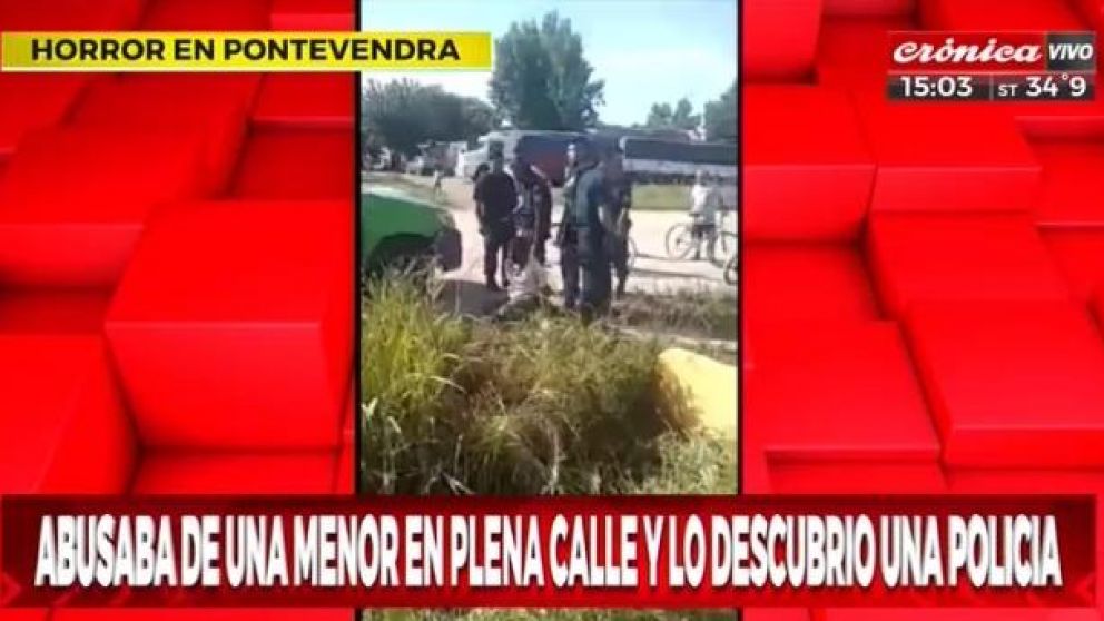 La mujer policía descubrió el abuso en plena calle (Captura TV).
