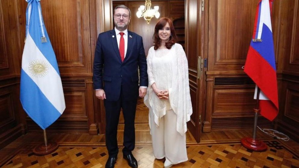 Cristina Fernández de Kirchner con el representante de la Federación Rusa.