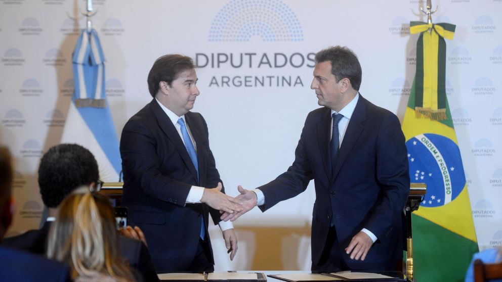 Massa juró y puso manos a la obra (Télam).