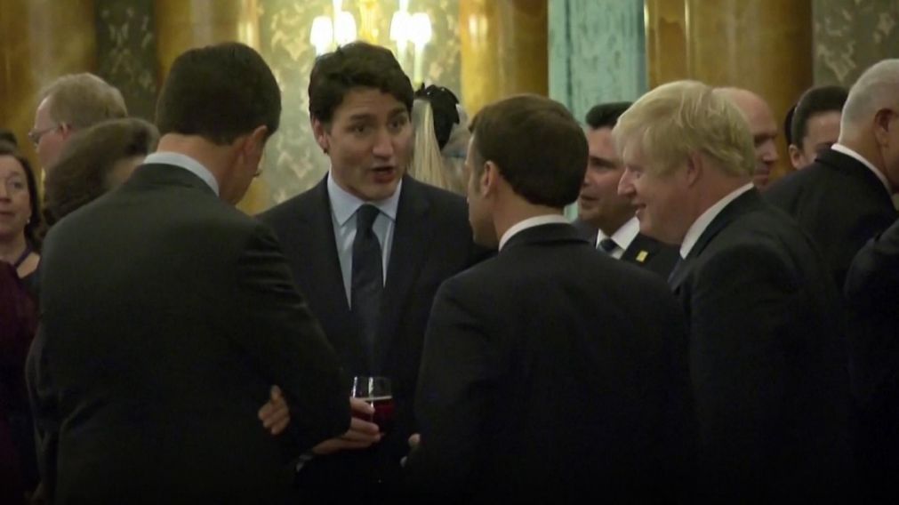 Rutte, Trudeau, Macron y Johnson, a las risas.