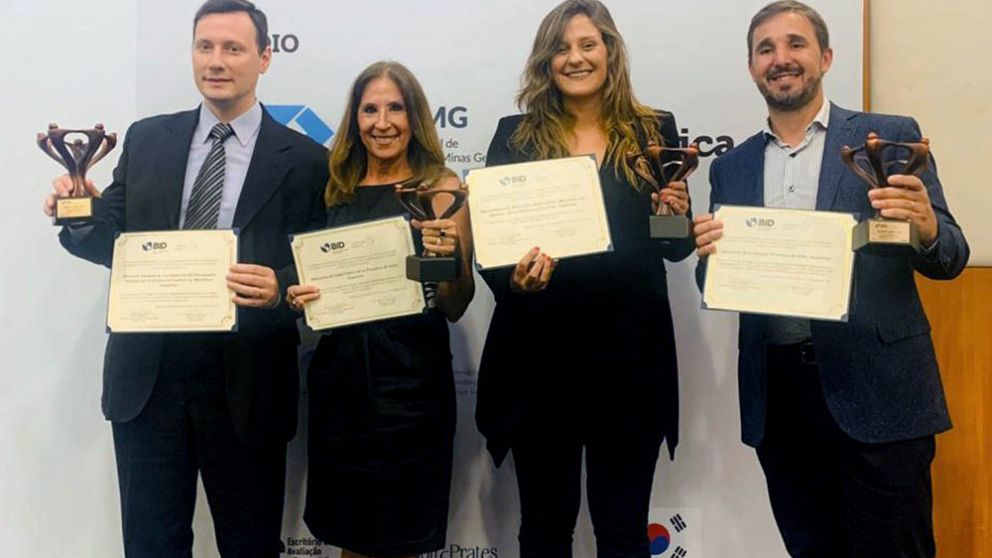 Postal de una jornada histórica para la Provincia.