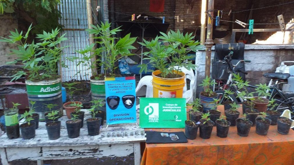 Hubo dos detenidos en el operativo.