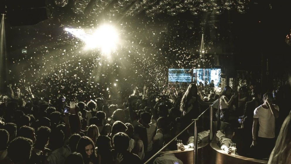 El boliche fue clausurado y su dueño deberá pagar una multa.