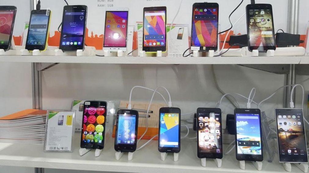 Los celulares siguen en baja, pese a la demanda.
