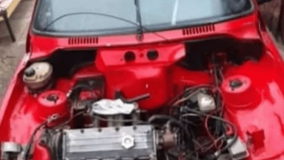 Lo que se pudo recuperar del auto. FOTO: La Opinión Austral.