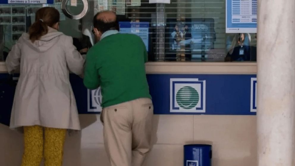 Jugaron a la lotería, cambiaron su estrategia a último momento y se llevaron una fortuna.