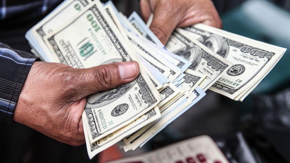 La moneda estadounidense registró una leve suba.