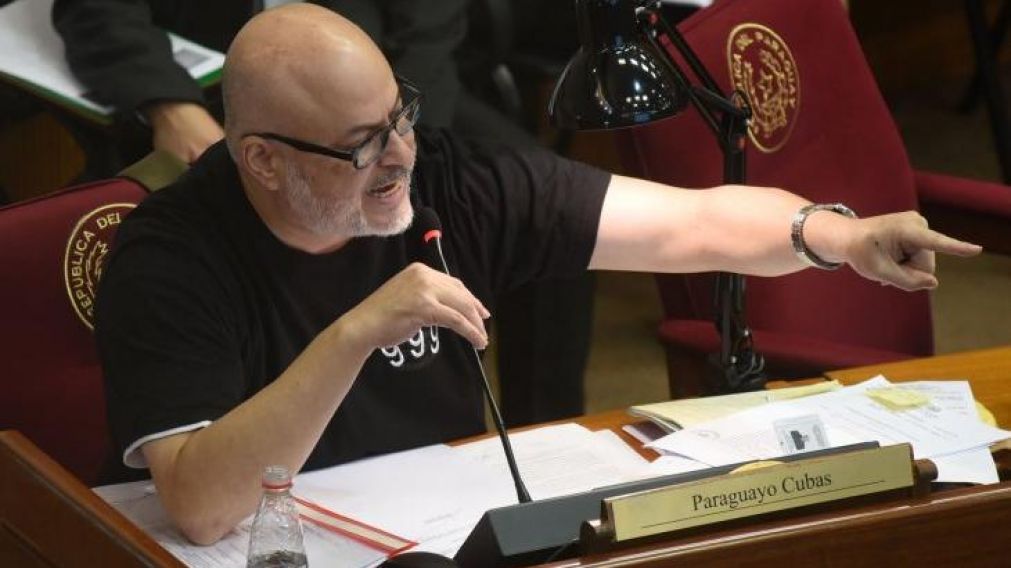 Dura sanci�n al funcionario. (Gentileza Ultima Hora).
