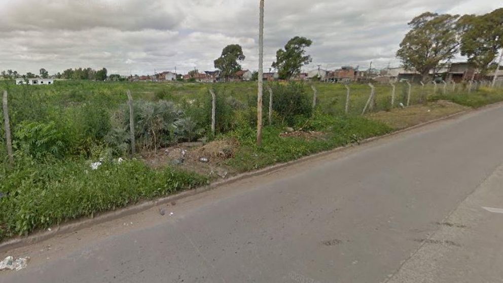 En este descampado fue encontrado el cadáver.