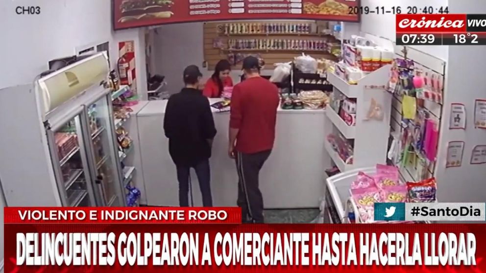 El episodio quedó registrado por una de las cámaras de seguridad (captura video).