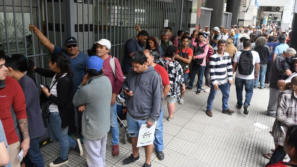 La gente esperó en vano en la mayoría de los casos (Crónica/Rubén Paredes).