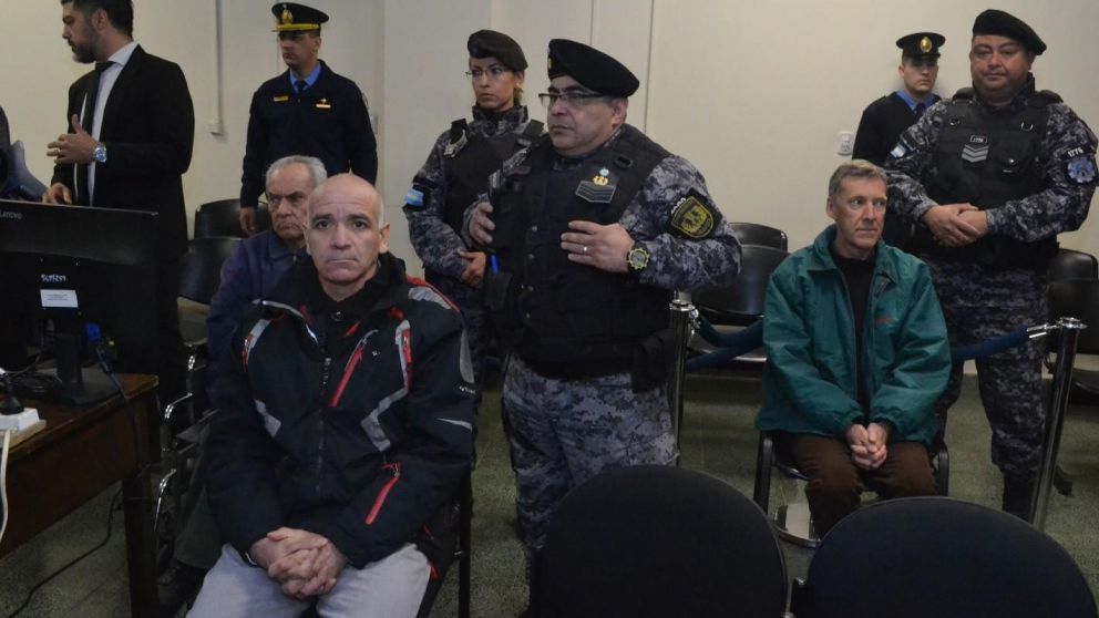 Corradi y Corbacho, dos de los curas imputados por los aberrantes sucesos.