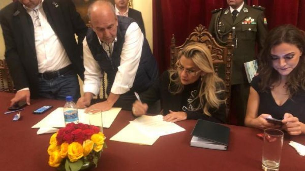 Bolivia busca retomar el camino de la paz. (Twitter).