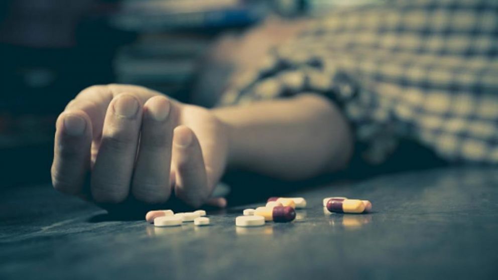 Al menos 1800 personas por año se suicidan en Chile.