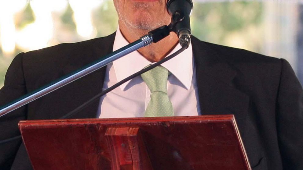 Moldes tuvo que dejar su cargo por problemas de salud.