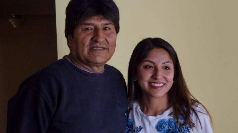 El gobierno autoproclamado de Bolivia autorizó un salvoconducto para la hija de Evo.